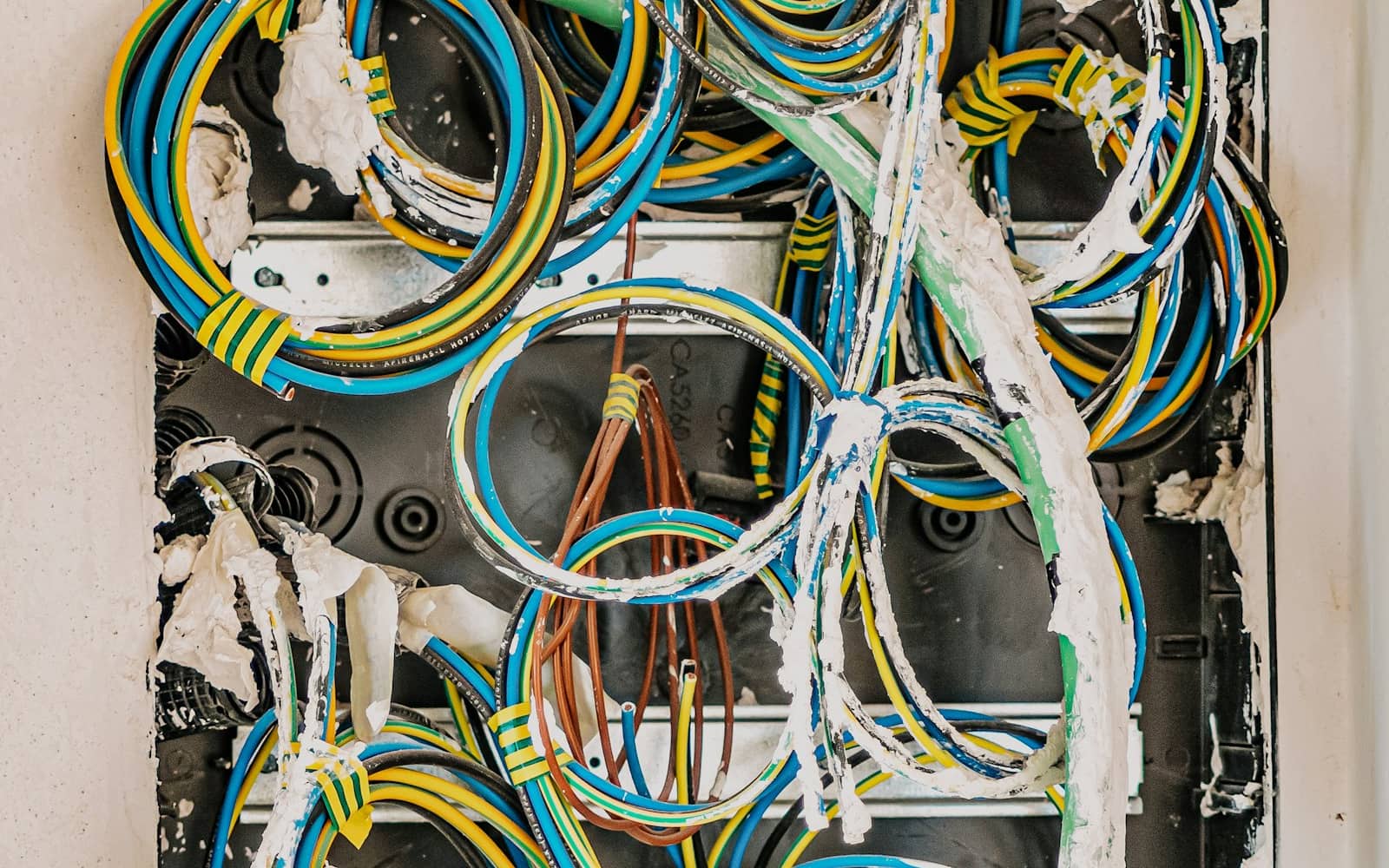 Doluay Elektrik — elektrik kabloları ve tesisat altyapısı